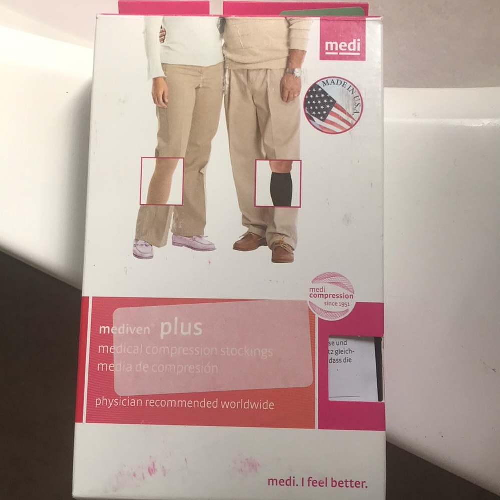 NIB 20/30 moderate compression open toe stockings